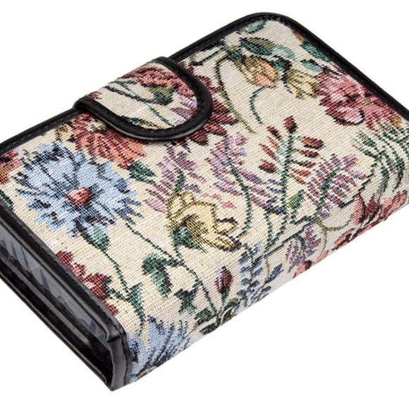 Smart Essentials Floral 14-Day Pill & Vitamin Organizer - 7.5" L, 5" W, 2.25" H - Picture 4 of 5